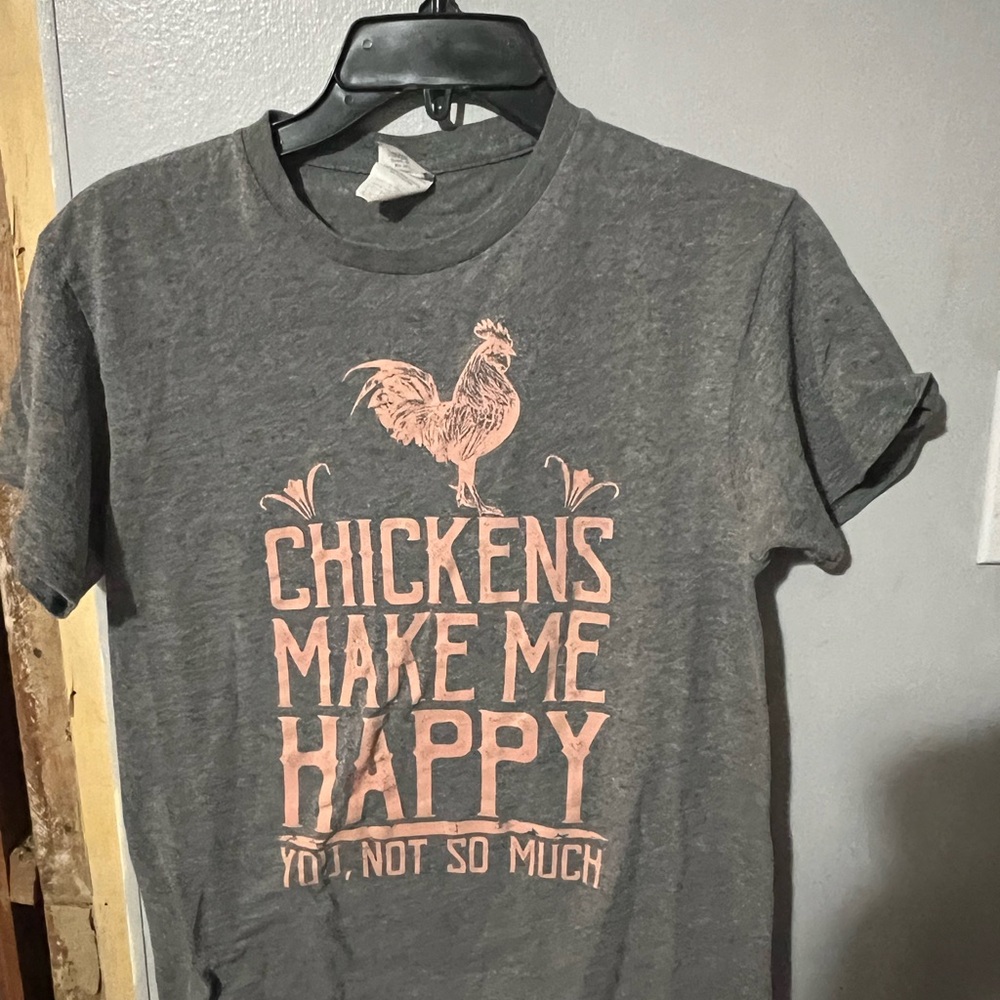 Super cute chicken tee